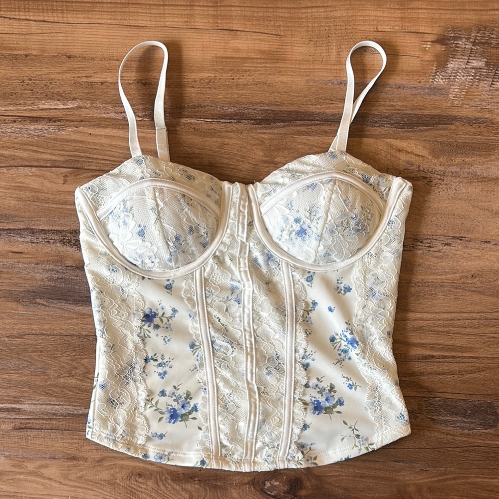 Madden Girl White and Blue Floral Lace Corset Top Size Small